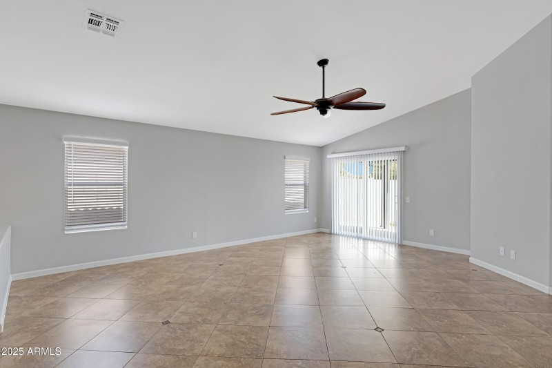 10429 W Windsor Blvd-14
