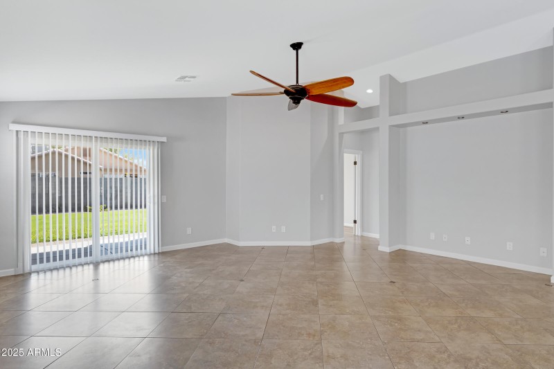 10429 W Windsor Blvd-16