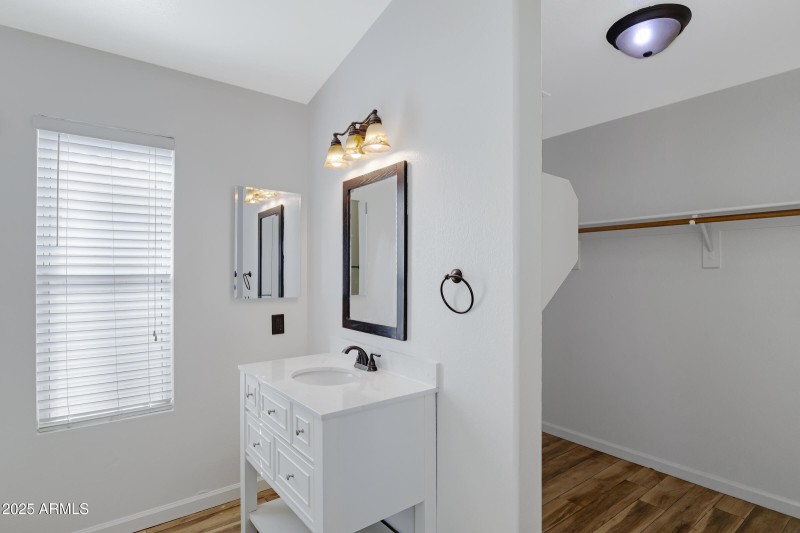 10429 W Windsor Blvd-24