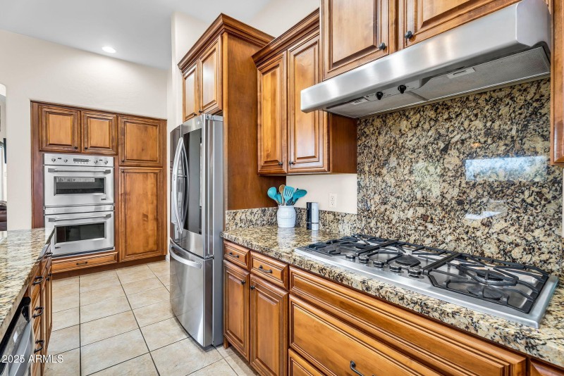 17-web-or-mls-5544 E Dusty Wren Dr 15