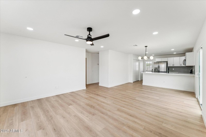 05-004-living-room