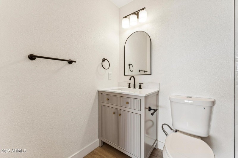 12-011-primary-bathroom
