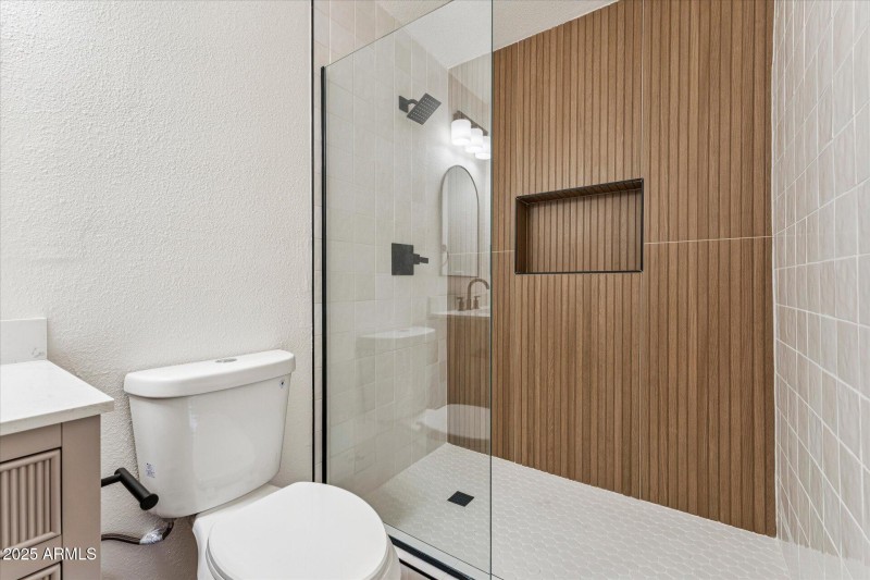 13-012-primary-bathroom