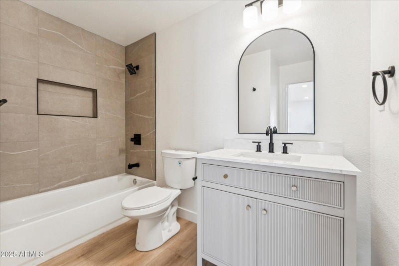 16-015-bathroom