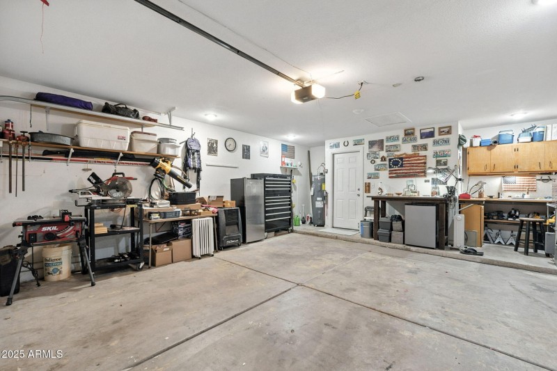Garage with Workspace