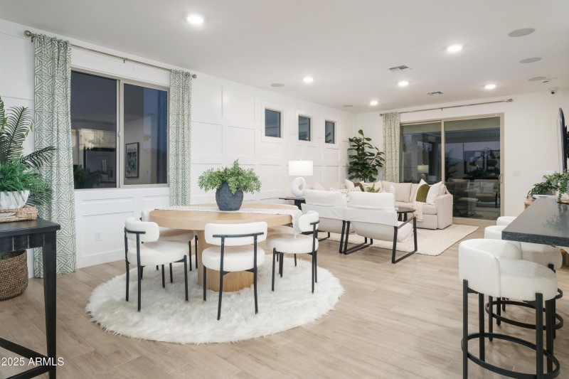 DINING / GREAT ROOM