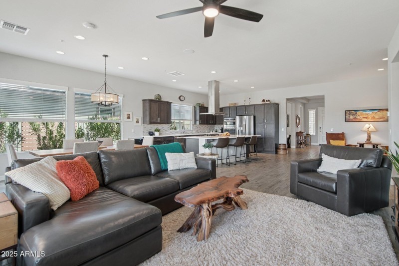 9-web-or-mls-W Montansoro Ln-S2708-007