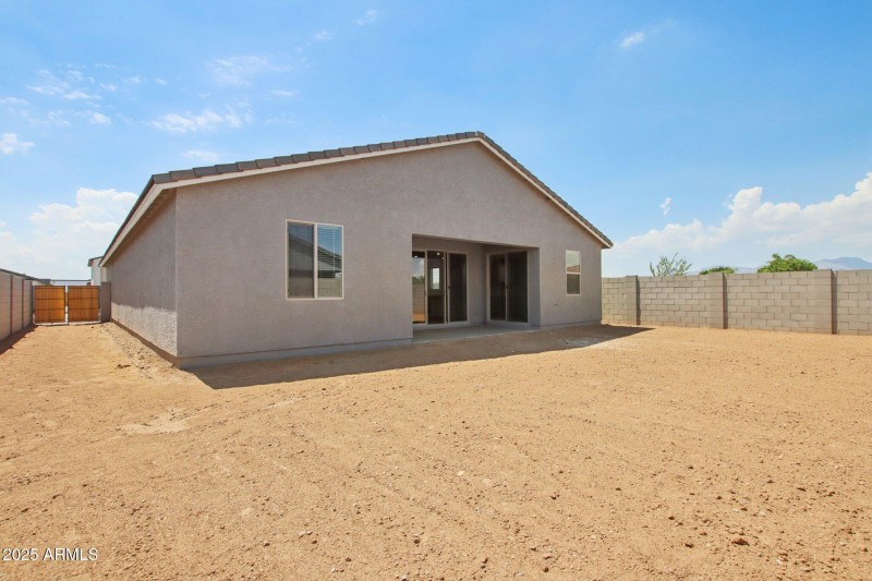 42-web-or-mls-W Brown St-S2708-042