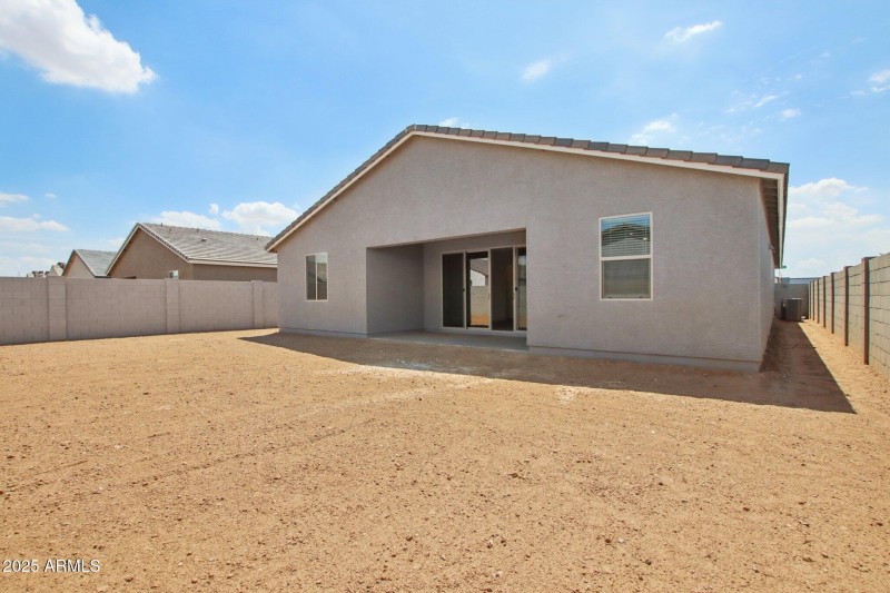 43-web-or-mls-W Brown St-S2708-043