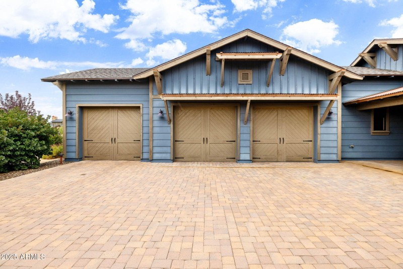 32-Garage