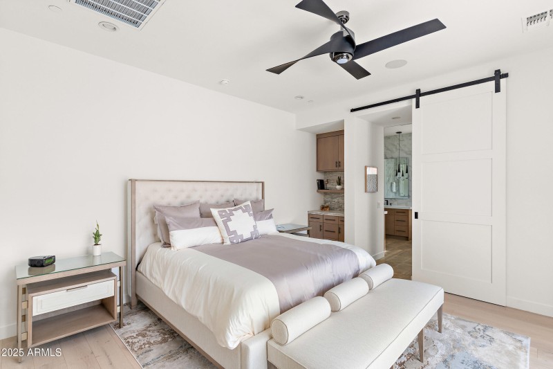 Primary suite