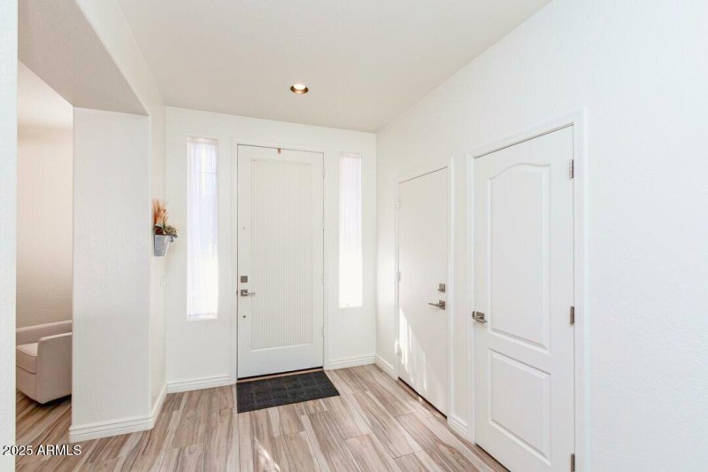 Frontdoor 001 - 