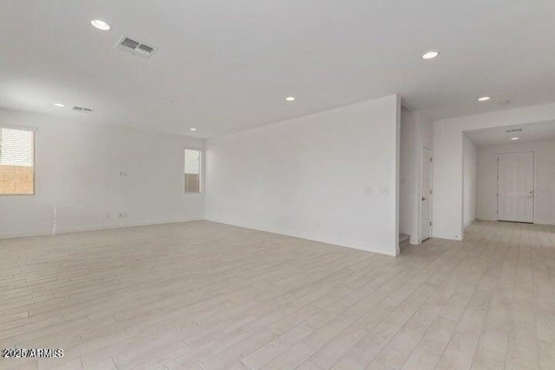 20241014195343297721000000-o