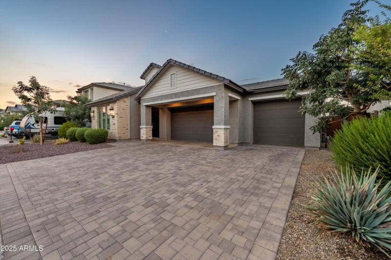 11670 W Parkway Ln Avondale AZ 85323-2