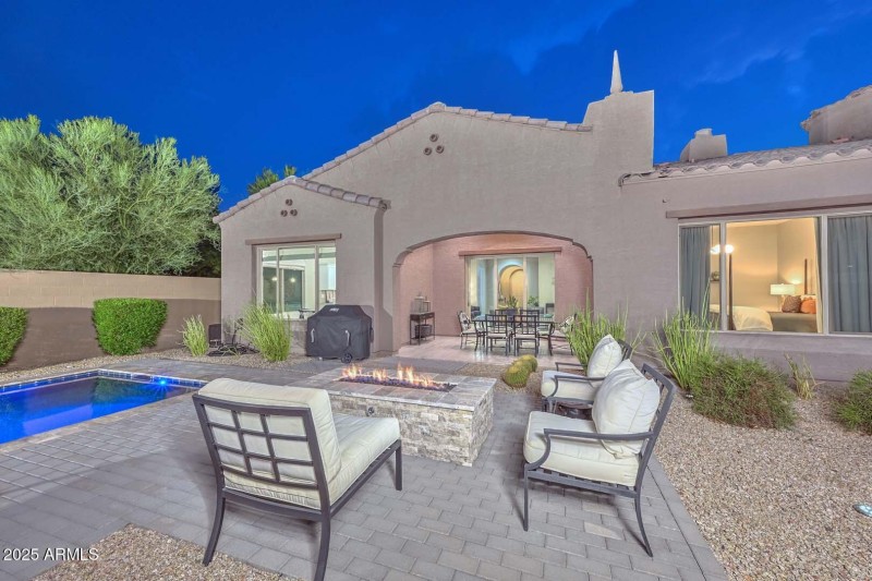 Night-Backyard-Firepit