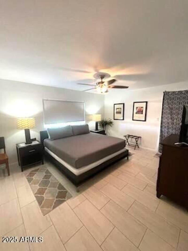 110-Primary Bedroom(1)