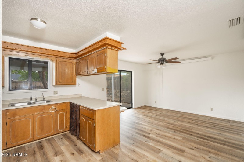 4-web-or-mls-415-w-fir-st