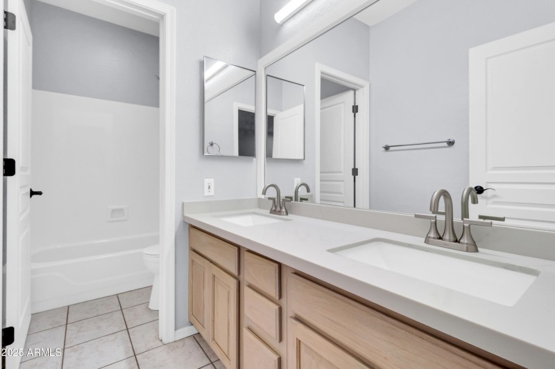 781 N Bristol Ln-40