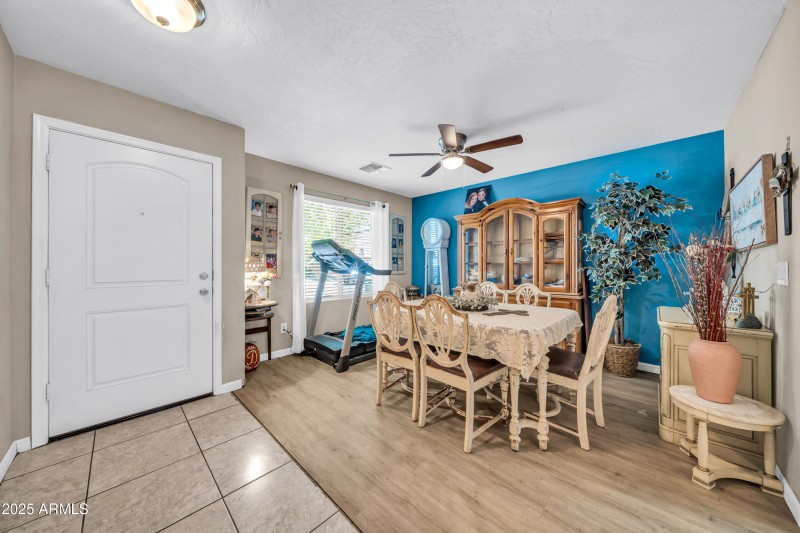 10233 W Whyman Ave-5
