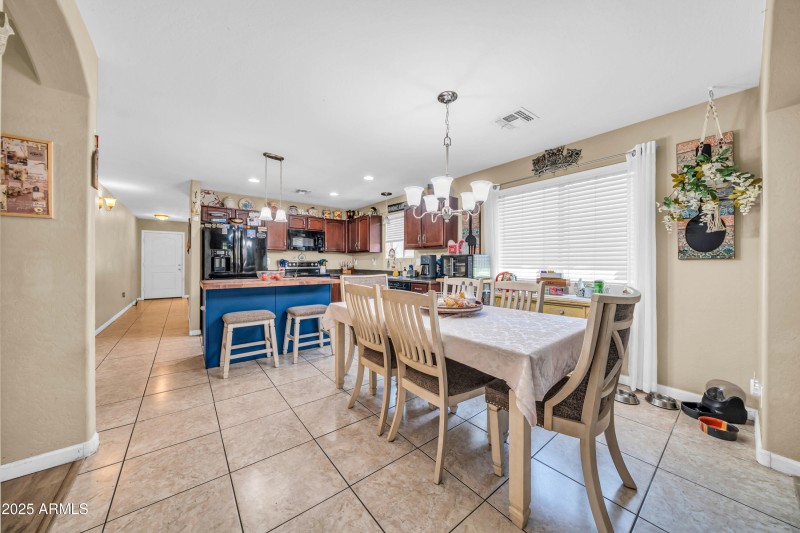 10233 W Whyman Ave-7