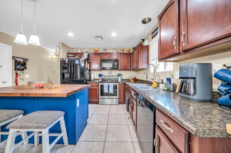 10233 W Whyman Ave-13