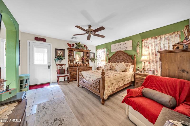 10233 W Whyman Ave-18
