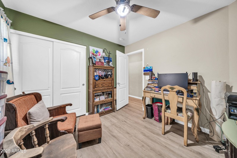 10233 W Whyman Ave-21