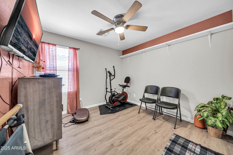 10233 W Whyman Ave-22