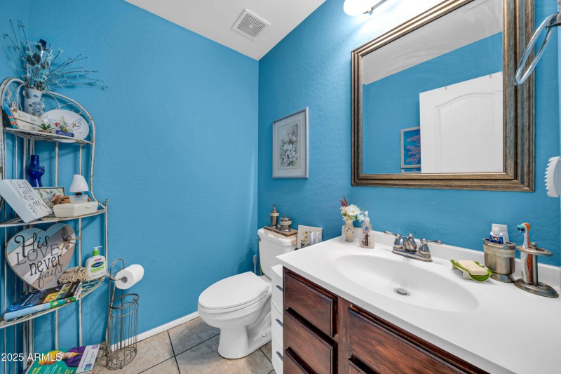 10233 W Whyman Ave-23