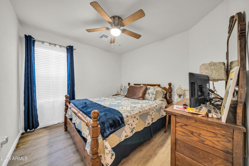 10233 W Whyman Ave-28