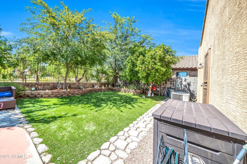 10233 W Whyman Ave-29