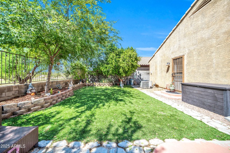 10233 W Whyman Ave-31