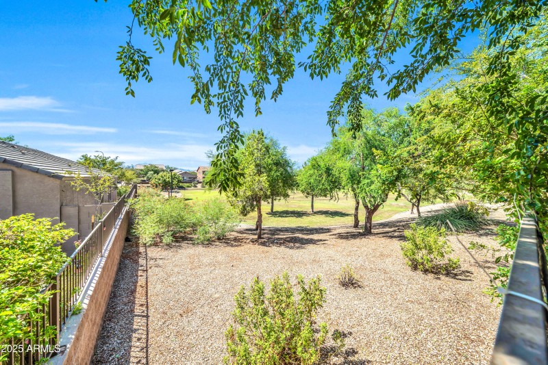 10233 W Whyman Ave-32