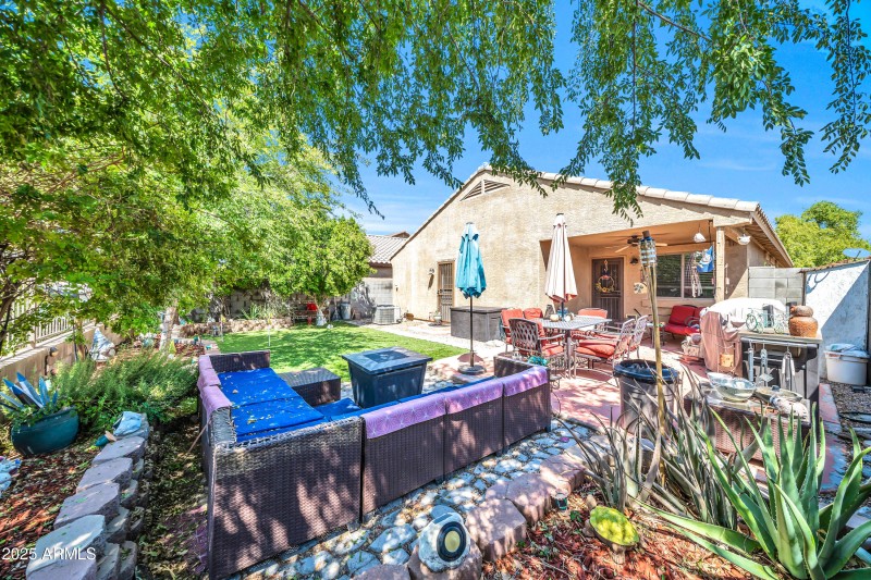 10233 W Whyman Ave-33