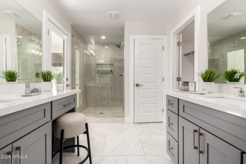 Master Bath with Separate Toilet/Shower