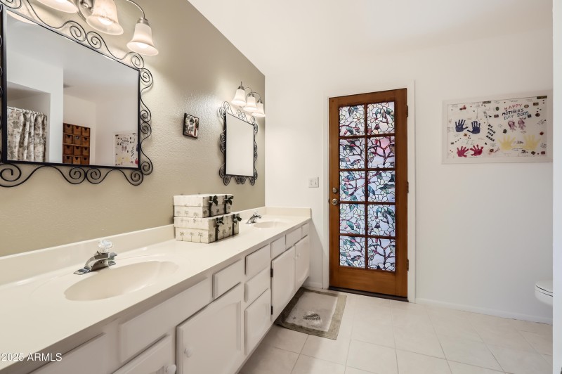 MAIN BATHROOM