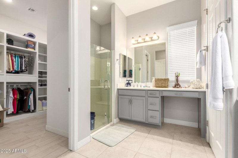 19 Master Bathroom