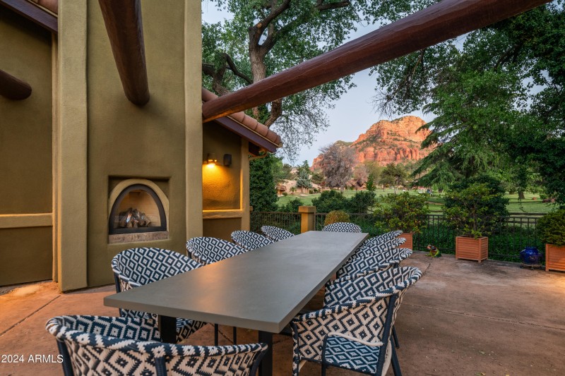 Phoenix Photo Pro-55 Ranch House Cir_027