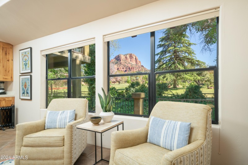 Phoenix Photo Pro-55 Ranch House Cir_005