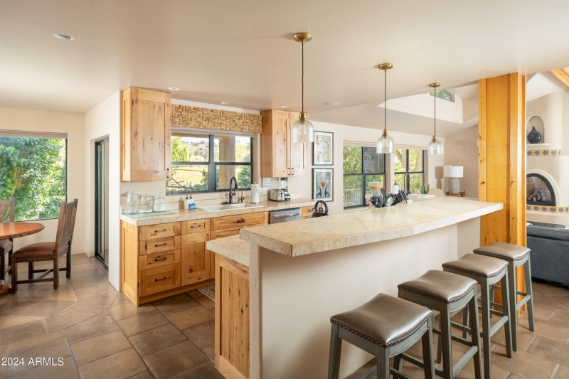 Phoenix Photo Pro-55 Ranch House Cir_007