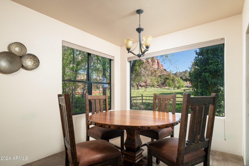 Phoenix Photo Pro-55 Ranch House Cir_009