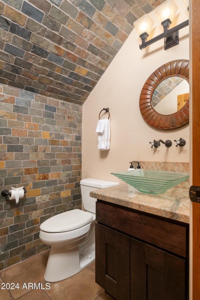 Phoenix Photo Pro-55 Ranch House Cir_022