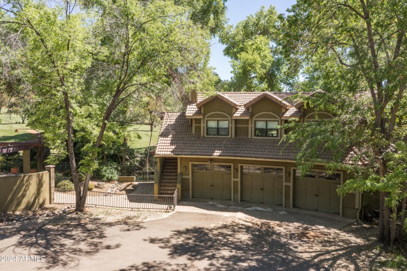 Phoenix Photo Pro-55 Ranch House Cir_040