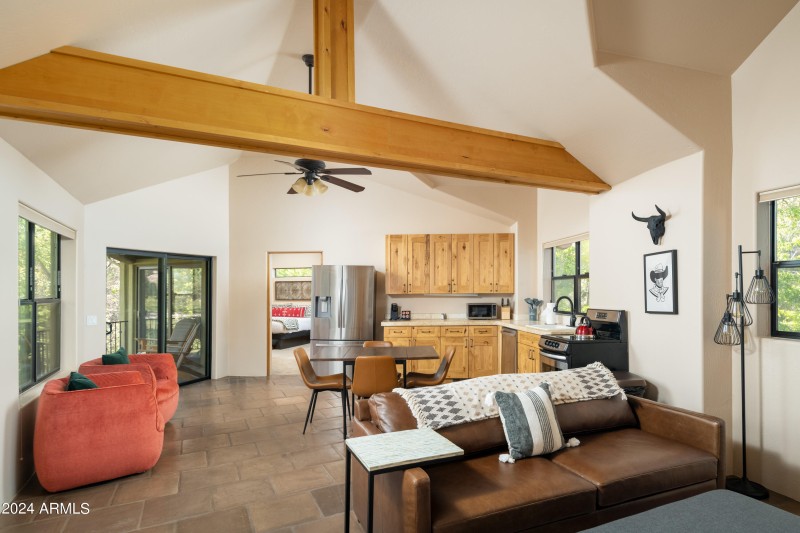 Phoenix Photo Pro-55 Ranch House Cir_041