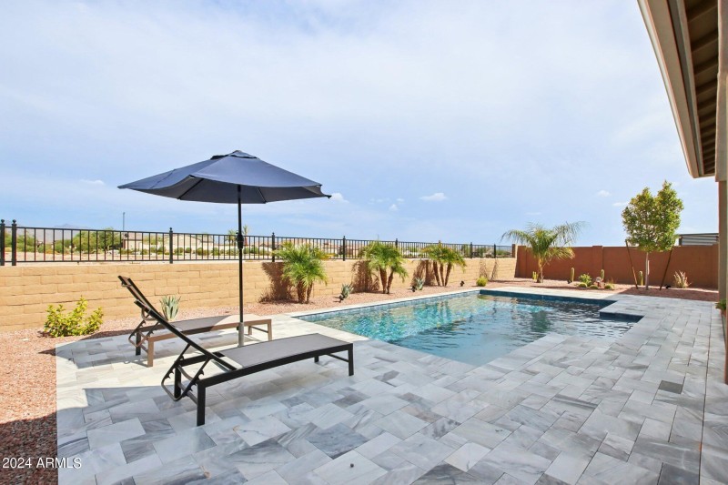 S 185th Ave-060