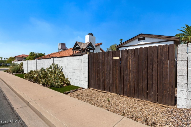 04__1421 N Lesueur Cir