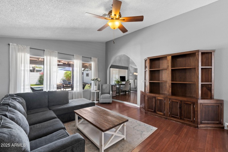 10__1421 N Lesueur Cir