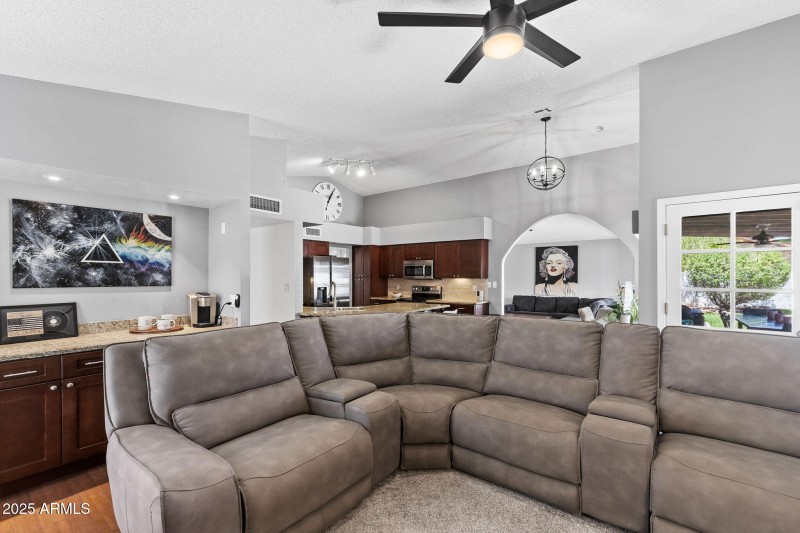 13__1421 N Lesueur Cir