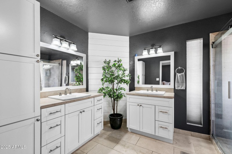29__1421 N Lesueur Cir