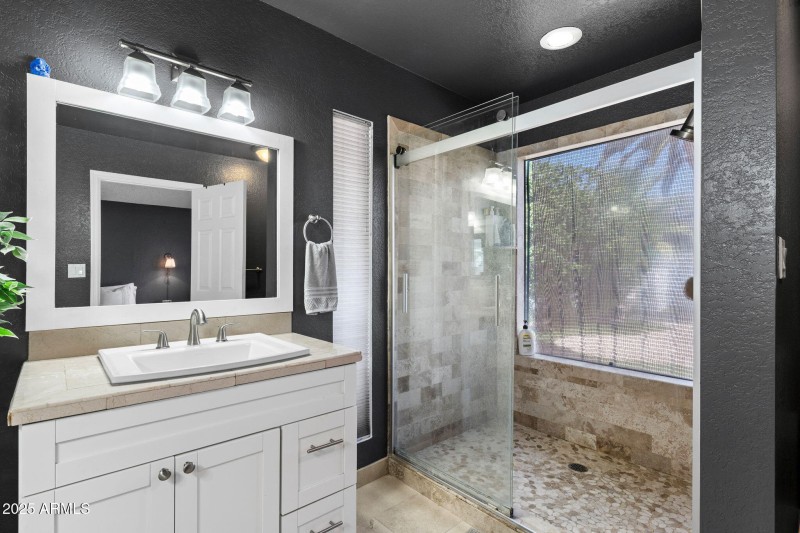 30__1421 N Lesueur Cir